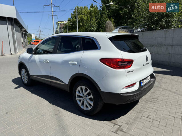 Белый Рено Kadjar, объемом двигателя 1.46 л и пробегом 165 тыс. км за 23300 $, фото 3 на Automoto.ua