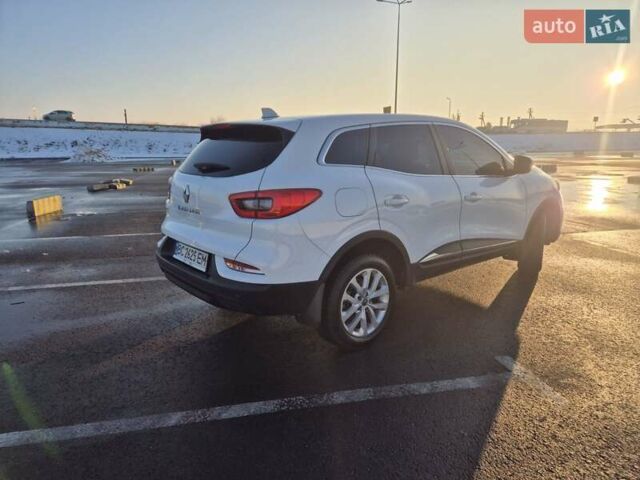 Белый Рено Kadjar, объемом двигателя 1.46 л и пробегом 73 тыс. км за 20900 $, фото 19 на Automoto.ua