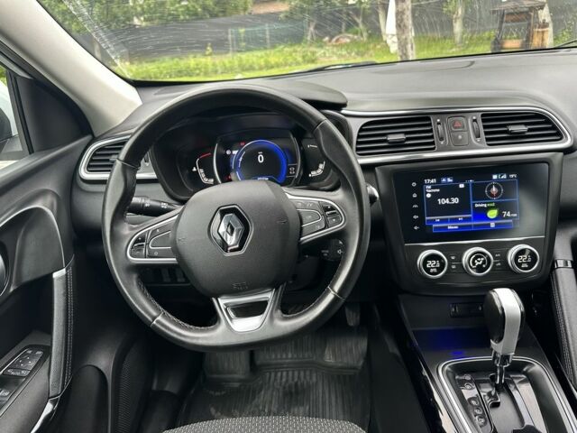 Рено Kadjar 2021 в Чернигове на Automoto.ua Белый Рено Kadjar, объемом двигателя 1.5 л и пробегом 97 тыс. км за 19777 $, фото 19 на Automoto.ua