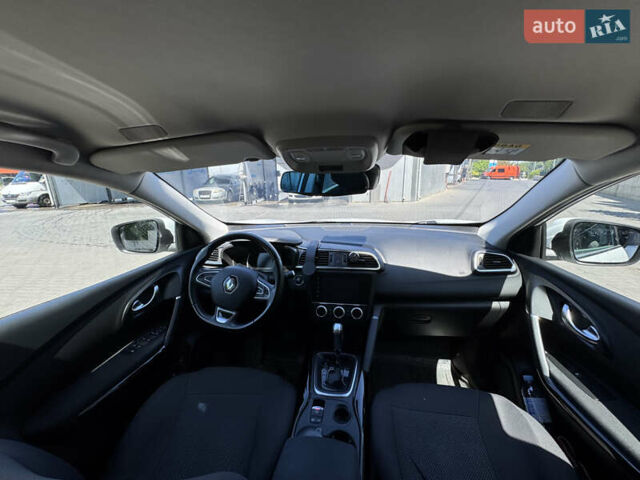 Белый Рено Kadjar, объемом двигателя 1.46 л и пробегом 165 тыс. км за 23300 $, фото 7 на Automoto.ua