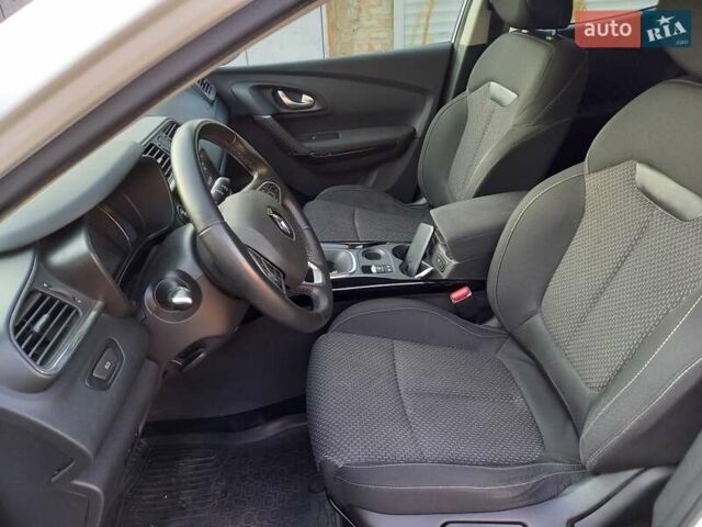 Білий Рено Kadjar, об'ємом двигуна 1.5 л та пробігом 102 тис. км за 19999 $, фото 10 на Automoto.ua