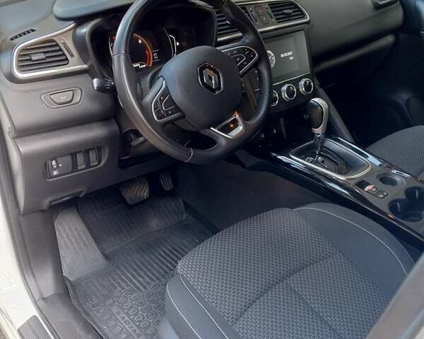 Белый Рено Kadjar, объемом двигателя 1.46 л и пробегом 230 тыс. км за 18999 $, фото 13 на Automoto.ua