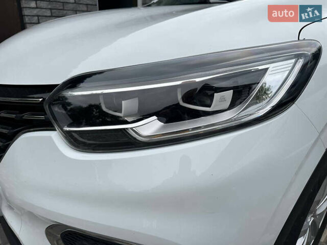 Белый Рено Kadjar, объемом двигателя 1.5 л и пробегом 97 тыс. км за 20300 $, фото 17 на Automoto.ua