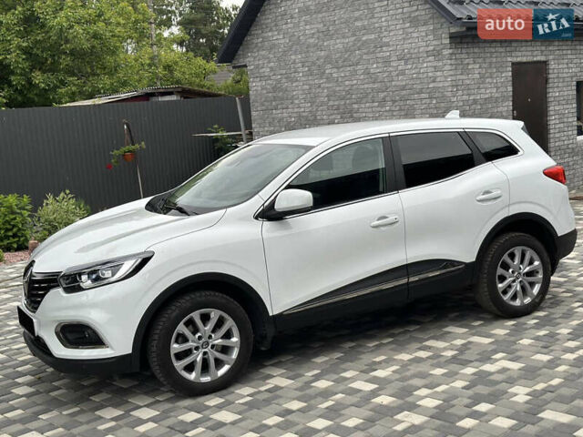Белый Рено Kadjar, объемом двигателя 1.5 л и пробегом 97 тыс. км за 20300 $, фото 3 на Automoto.ua