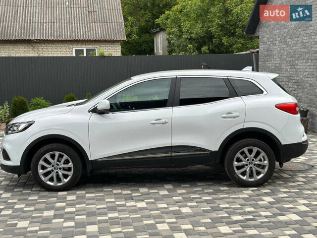 Белый Рено Kadjar, объемом двигателя 1.5 л и пробегом 97 тыс. км за 20300 $, фото 1 на Automoto.ua