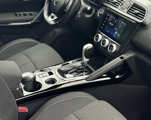 Белый Рено Kadjar, объемом двигателя 1.5 л и пробегом 97 тыс. км за 20300 $, фото 26 на Automoto.ua
