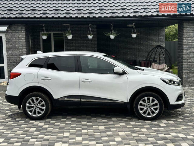 Белый Рено Kadjar, объемом двигателя 1.5 л и пробегом 97 тыс. км за 20300 $, фото 9 на Automoto.ua
