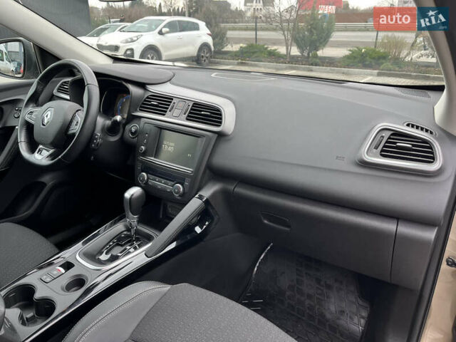 Бежевый Рено Kadjar, объемом двигателя 1.46 л и пробегом 97 тыс. км за 17500 $, фото 43 на Automoto.ua