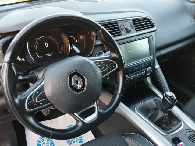 Черный Рено Kadjar, объемом двигателя 1.6 л и пробегом 153 тыс. км за 13700 $, фото 5 на Automoto.ua