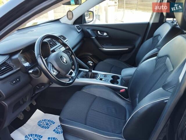 Черный Рено Kadjar, объемом двигателя 1.6 л и пробегом 153 тыс. км за 13900 $, фото 19 на Automoto.ua