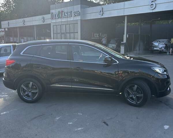 Черный Рено Kadjar, объемом двигателя 1.6 л и пробегом 147 тыс. км за 16900 $, фото 5 на Automoto.ua