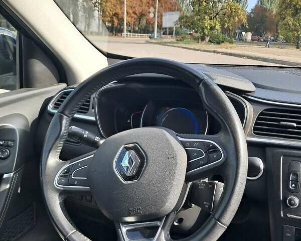 Черный Рено Kadjar, объемом двигателя 1.5 л и пробегом 107 тыс. км за 15000 $, фото 5 на Automoto.ua