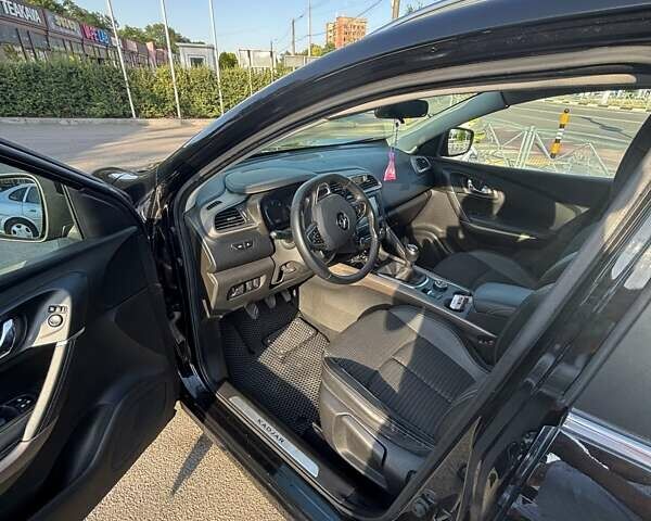 Черный Рено Kadjar, объемом двигателя 1.6 л и пробегом 147 тыс. км за 16900 $, фото 13 на Automoto.ua