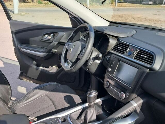 Черный Рено Kadjar, объемом двигателя 1.5 л и пробегом 107 тыс. км за 15000 $, фото 7 на Automoto.ua