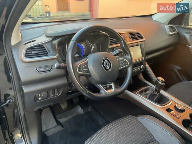 Черный Рено Kadjar, объемом двигателя 1.5 л и пробегом 183 тыс. км за 14200 $, фото 27 на Automoto.ua