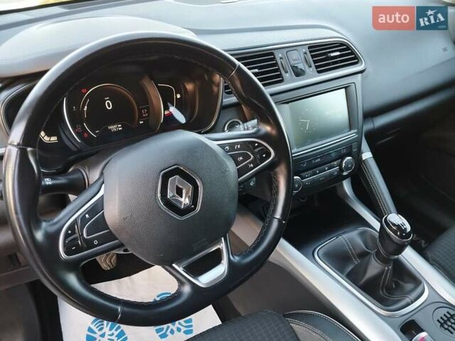 Черный Рено Kadjar, объемом двигателя 1.6 л и пробегом 153 тыс. км за 13900 $, фото 21 на Automoto.ua