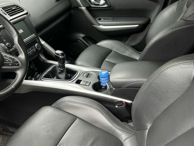 Черный Рено Kadjar, объемом двигателя 1.5 л и пробегом 216 тыс. км за 18000 $, фото 1 на Automoto.ua