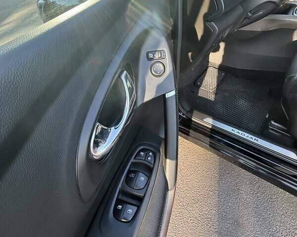 Черный Рено Kadjar, объемом двигателя 1.6 л и пробегом 147 тыс. км за 16900 $, фото 16 на Automoto.ua