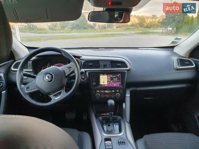 Черный Рено Kadjar, объемом двигателя 1.5 л и пробегом 207 тыс. км за 14900 $, фото 2 на Automoto.ua