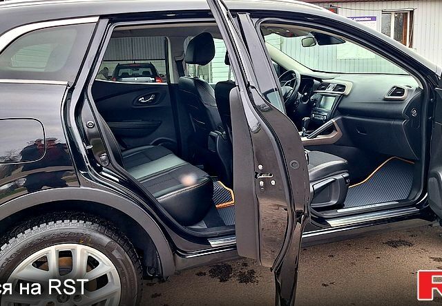 Черный Рено Kadjar, объемом двигателя 1.5 л и пробегом 120 тыс. км за 16300 $, фото 10 на Automoto.ua