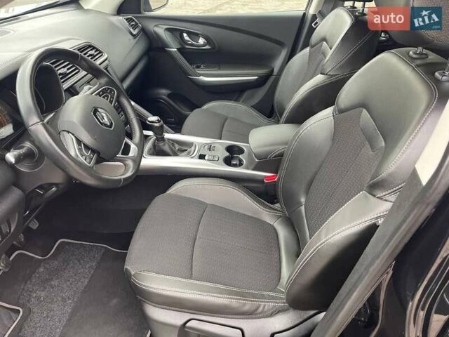Чорний Рено Kadjar, об'ємом двигуна 1.6 л та пробігом 160 тис. км за 16700 $, фото 19 на Automoto.ua