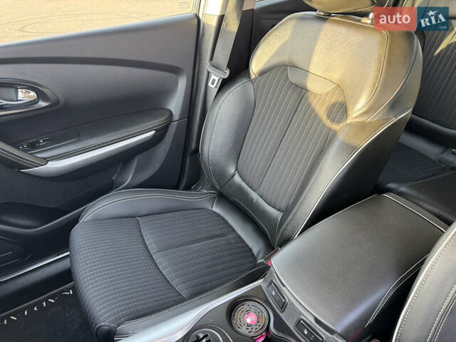 Чорний Рено Kadjar, об'ємом двигуна 1.6 л та пробігом 182 тис. км за 16400 $, фото 12 на Automoto.ua