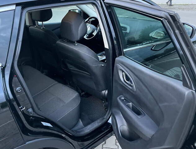Черный Рено Kadjar, объемом двигателя 1.46 л и пробегом 142 тыс. км за 16500 $, фото 6 на Automoto.ua