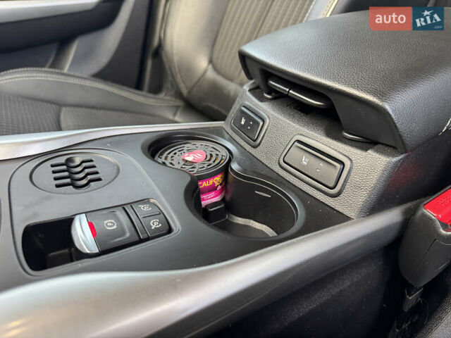 Чорний Рено Kadjar, об'ємом двигуна 1.6 л та пробігом 182 тис. км за 16400 $, фото 36 на Automoto.ua