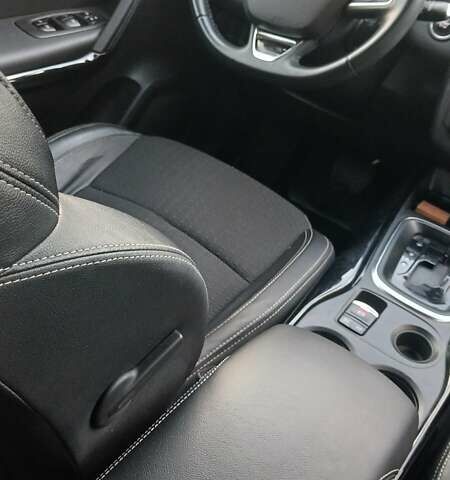 Черный Рено Kadjar, объемом двигателя 1.46 л и пробегом 255 тыс. км за 14450 $, фото 8 на Automoto.ua