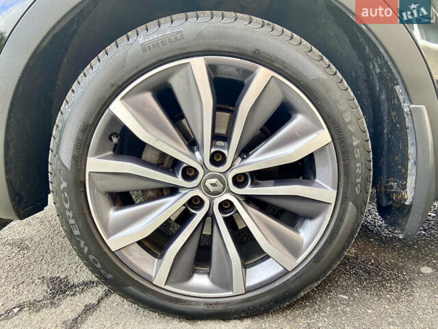 Черный Рено Kadjar, объемом двигателя 1.5 л и пробегом 237 тыс. км за 15250 $, фото 92 на Automoto.ua