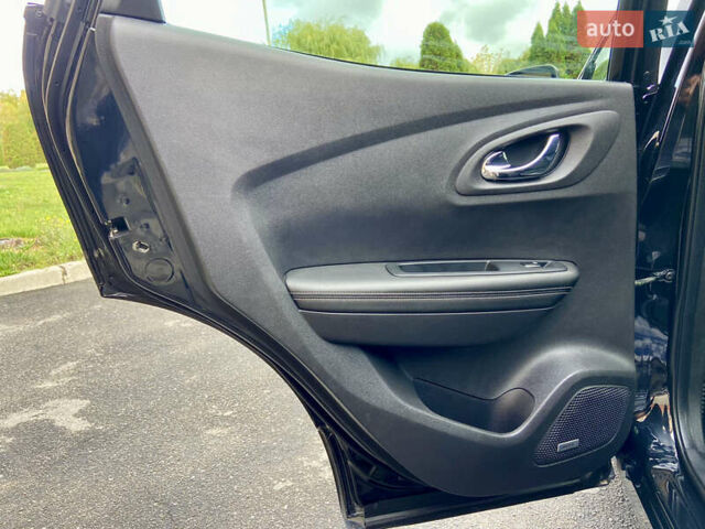 Черный Рено Kadjar, объемом двигателя 1.5 л и пробегом 237 тыс. км за 15250 $, фото 47 на Automoto.ua