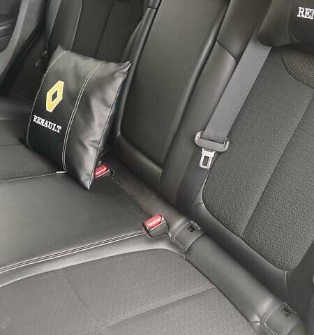 Черный Рено Kadjar, объемом двигателя 1.46 л и пробегом 255 тыс. км за 14450 $, фото 5 на Automoto.ua