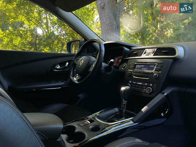 Черный Рено Kadjar, объемом двигателя 1.46 л и пробегом 255 тыс. км за 12490 $, фото 16 на Automoto.ua