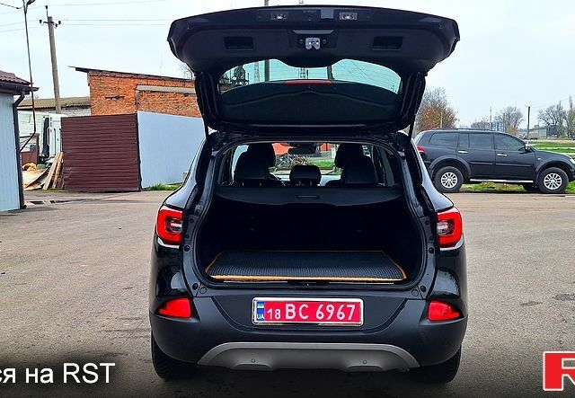 Черный Рено Kadjar, объемом двигателя 1.5 л и пробегом 120 тыс. км за 16300 $, фото 12 на Automoto.ua