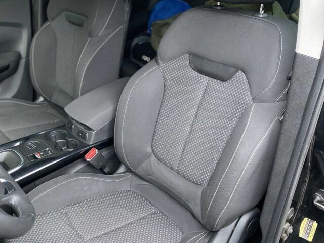 Черный Рено Kadjar, объемом двигателя 1.5 л и пробегом 260 тыс. км за 14300 $, фото 6 на Automoto.ua