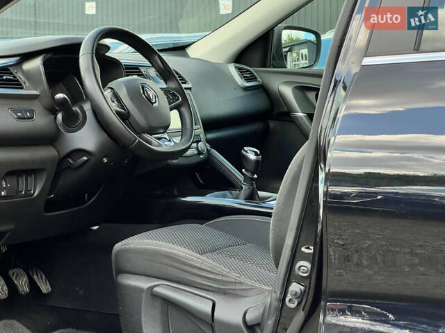 Черный Рено Kadjar, объемом двигателя 1.6 л и пробегом 175 тыс. км за 16481 $, фото 23 на Automoto.ua