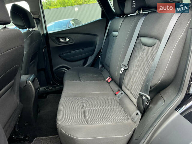 Черный Рено Kadjar, объемом двигателя 1.6 л и пробегом 175 тыс. км за 16481 $, фото 29 на Automoto.ua