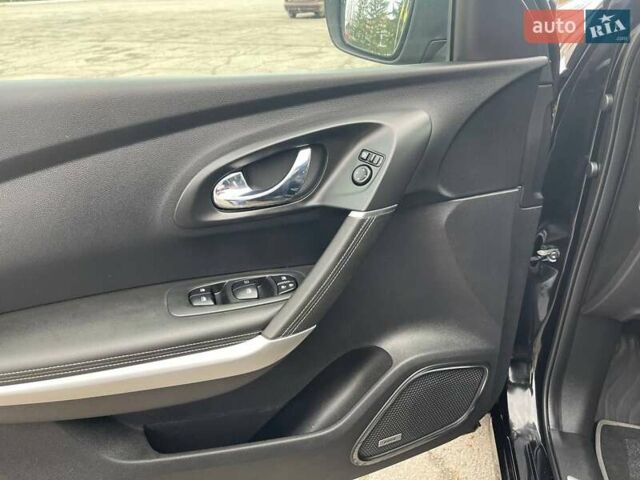 Чорний Рено Kadjar, об'ємом двигуна 1.6 л та пробігом 160 тис. км за 16700 $, фото 26 на Automoto.ua