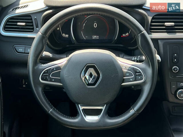 Черный Рено Kadjar, объемом двигателя 1.6 л и пробегом 175 тыс. км за 16481 $, фото 41 на Automoto.ua