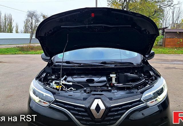 Черный Рено Kadjar, объемом двигателя 1.5 л и пробегом 120 тыс. км за 16300 $, фото 13 на Automoto.ua