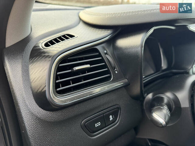 Чорний Рено Kadjar, об'ємом двигуна 1.6 л та пробігом 182 тис. км за 16400 $, фото 35 на Automoto.ua