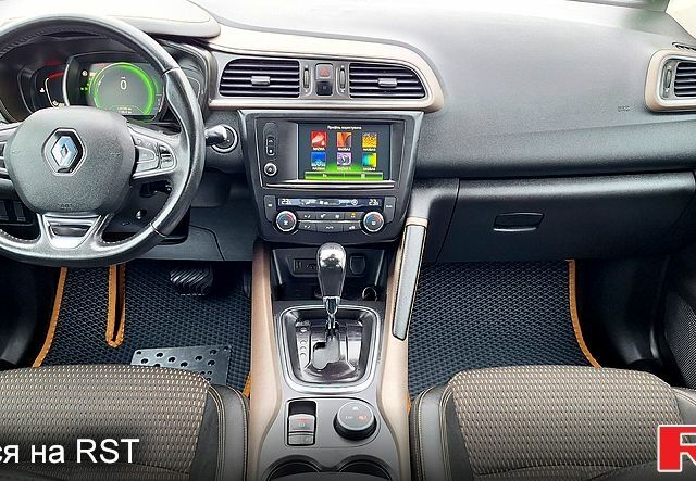 Черный Рено Kadjar, объемом двигателя 1.5 л и пробегом 120 тыс. км за 16300 $, фото 11 на Automoto.ua