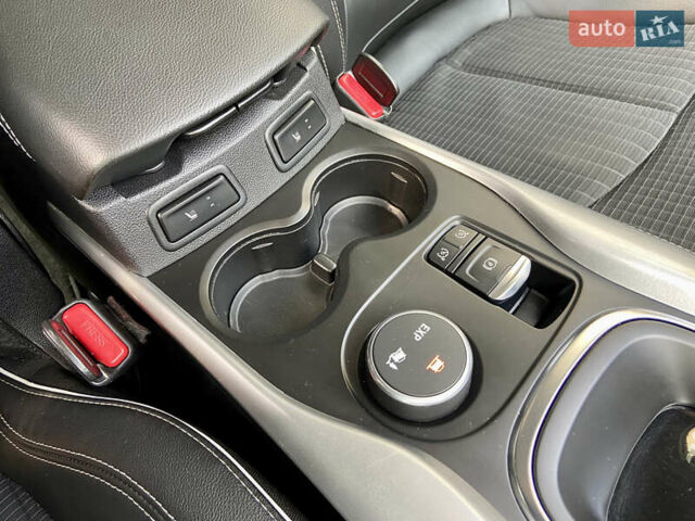 Черный Рено Kadjar, объемом двигателя 1.5 л и пробегом 237 тыс. км за 15250 $, фото 60 на Automoto.ua