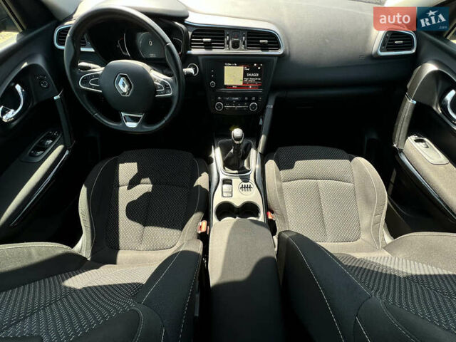 Черный Рено Kadjar, объемом двигателя 1.6 л и пробегом 175 тыс. км за 16481 $, фото 40 на Automoto.ua