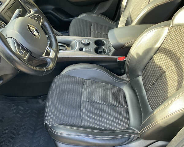 Черный Рено Kadjar, объемом двигателя 1.46 л и пробегом 139 тыс. км за 17900 $, фото 7 на Automoto.ua