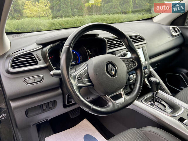 Черный Рено Kadjar, объемом двигателя 1.5 л и пробегом 237 тыс. км за 15250 $, фото 45 на Automoto.ua
