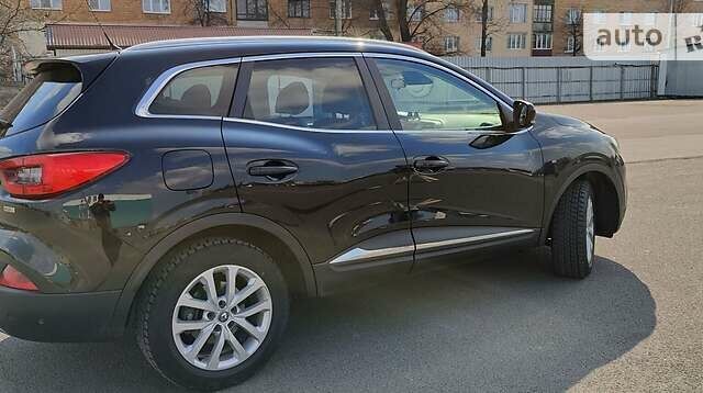 Черный Рено Kadjar, объемом двигателя 1.5 л и пробегом 197 тыс. км за 16500 $, фото 5 на Automoto.ua