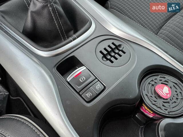 Чорний Рено Kadjar, об'ємом двигуна 1.6 л та пробігом 182 тис. км за 16300 $, фото 19 на Automoto.ua