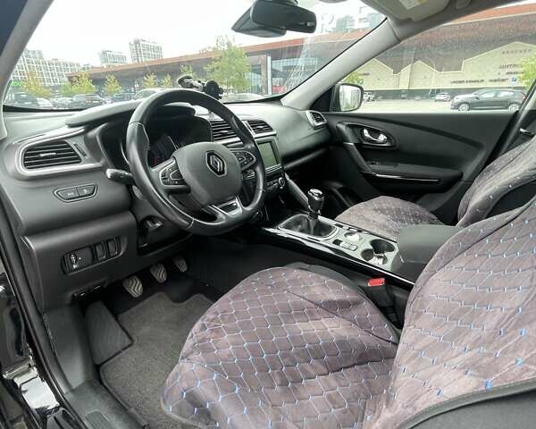 Черный Рено Kadjar, объемом двигателя 1.46 л и пробегом 252 тыс. км за 16000 $, фото 6 на Automoto.ua