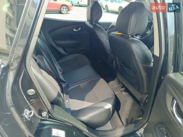 Черный Рено Kadjar, объемом двигателя 1.46 л и пробегом 137 тыс. км за 16900 $, фото 2 на Automoto.ua